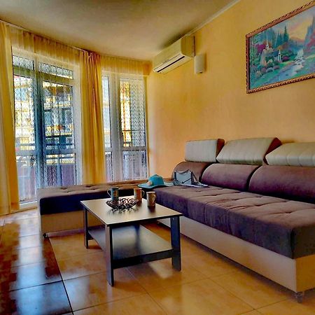Central Plaza Apartment Sunny Beach Exterior foto